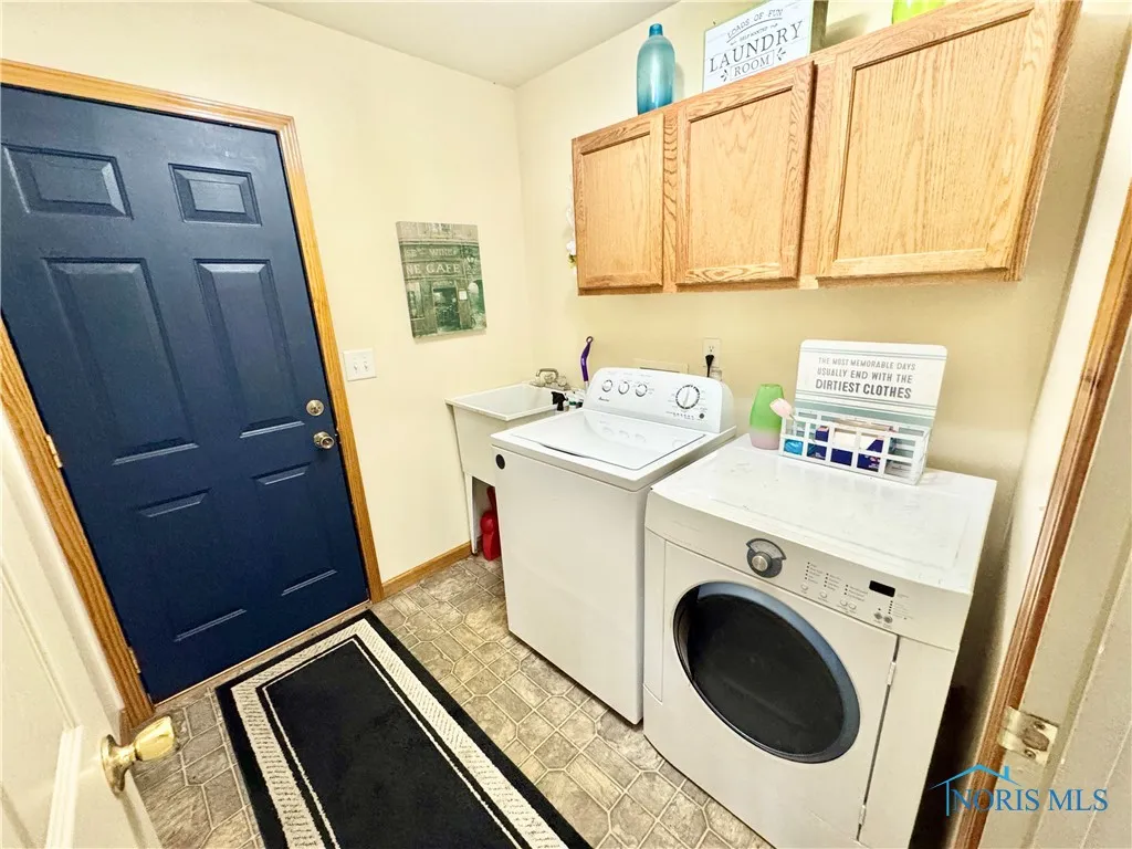 5130 Lake Shore Drive, Defiance, Ohio 43512, 4 Bedrooms Bedrooms, 11 Rooms Rooms,3 BathroomsBathrooms,Residential,For Sale,Lake Shore,6129175