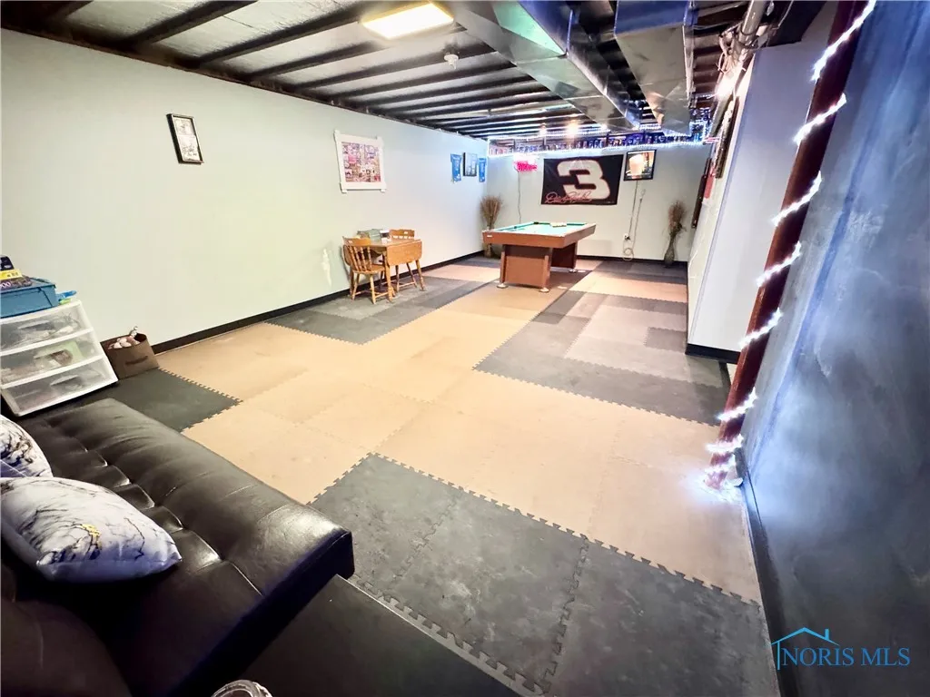 5130 Lake Shore Drive, Defiance, Ohio 43512, 4 Bedrooms Bedrooms, 11 Rooms Rooms,3 BathroomsBathrooms,Residential,For Sale,Lake Shore,6129175
