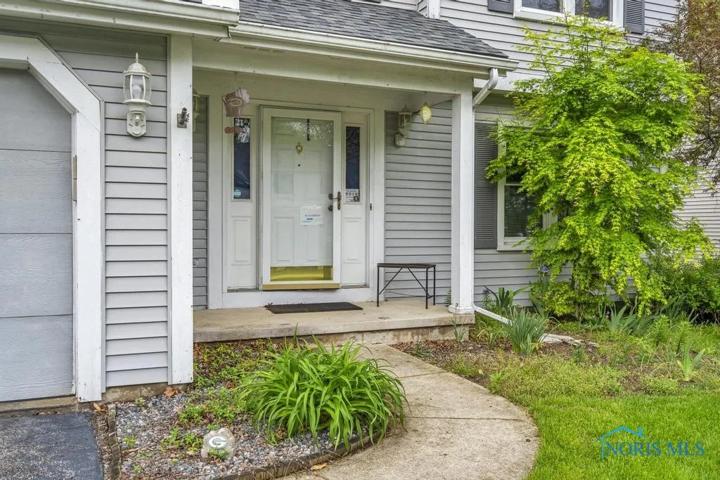 3739 Wild Pheasant Lane, Sylvania, Ohio 43560, 4 Bedrooms Bedrooms, 9 Rooms Rooms,3 BathroomsBathrooms,Residential,For Sale,Wild Pheasant,6129202
