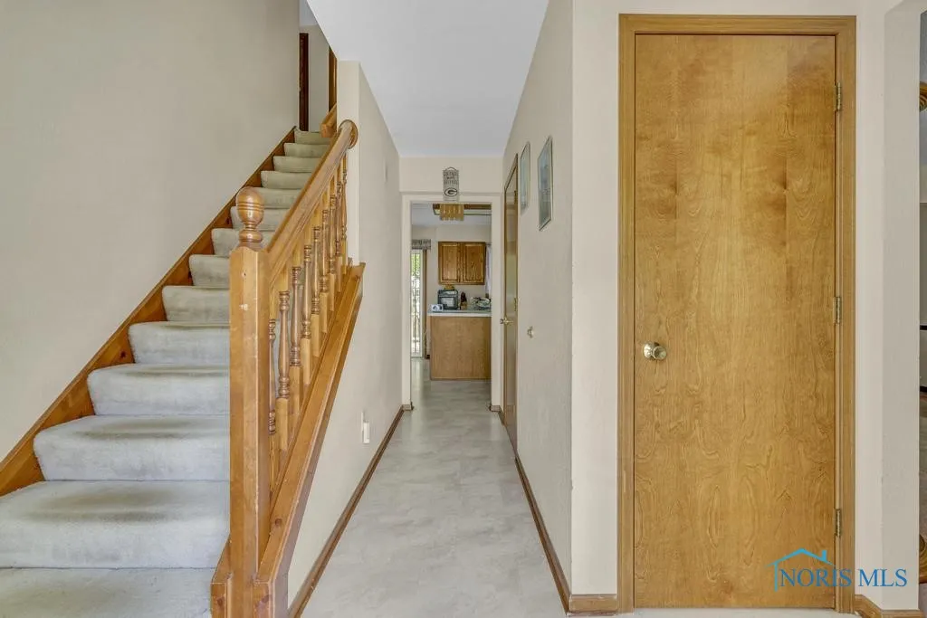 3739 Wild Pheasant Lane, Sylvania, Ohio 43560, 4 Bedrooms Bedrooms, 9 Rooms Rooms,3 BathroomsBathrooms,Residential,For Sale,Wild Pheasant,6129202