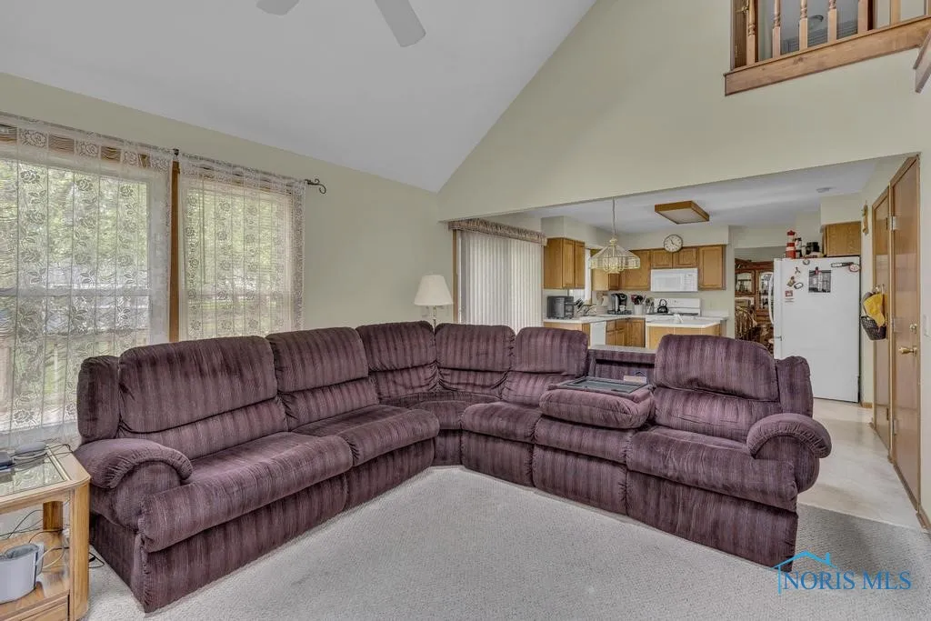 3739 Wild Pheasant Lane, Sylvania, Ohio 43560, 4 Bedrooms Bedrooms, 9 Rooms Rooms,3 BathroomsBathrooms,Residential,For Sale,Wild Pheasant,6129202