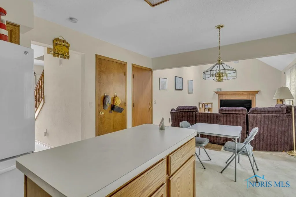 3739 Wild Pheasant Lane, Sylvania, Ohio 43560, 4 Bedrooms Bedrooms, 9 Rooms Rooms,3 BathroomsBathrooms,Residential,For Sale,Wild Pheasant,6129202