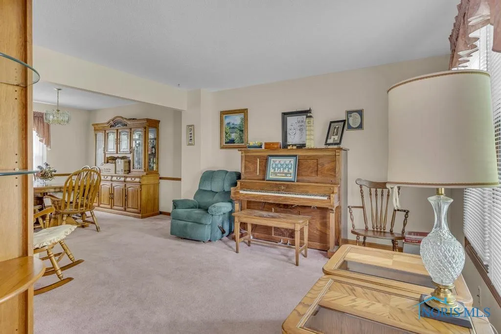 3739 Wild Pheasant Lane, Sylvania, Ohio 43560, 4 Bedrooms Bedrooms, 9 Rooms Rooms,3 BathroomsBathrooms,Residential,For Sale,Wild Pheasant,6129202