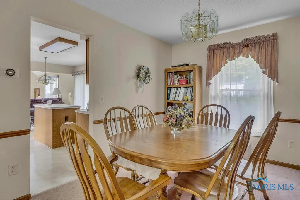 3739 Wild Pheasant Lane, Sylvania, Ohio 43560, 4 Bedrooms Bedrooms, 9 Rooms Rooms,3 BathroomsBathrooms,Residential,For Sale,Wild Pheasant,6129202