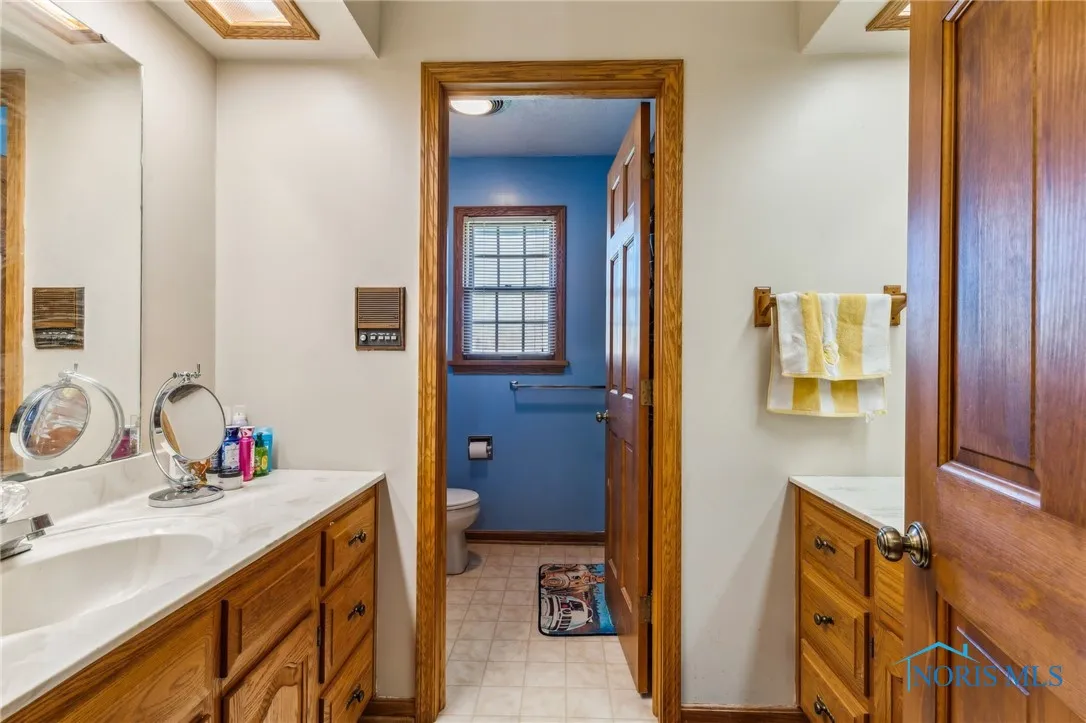 125 W Woodmere Drive, Tiffin, Ohio 44883, 6 Bedrooms Bedrooms, 13 Rooms Rooms,5 BathroomsBathrooms,Residential,For Sale,Woodmere,6129263