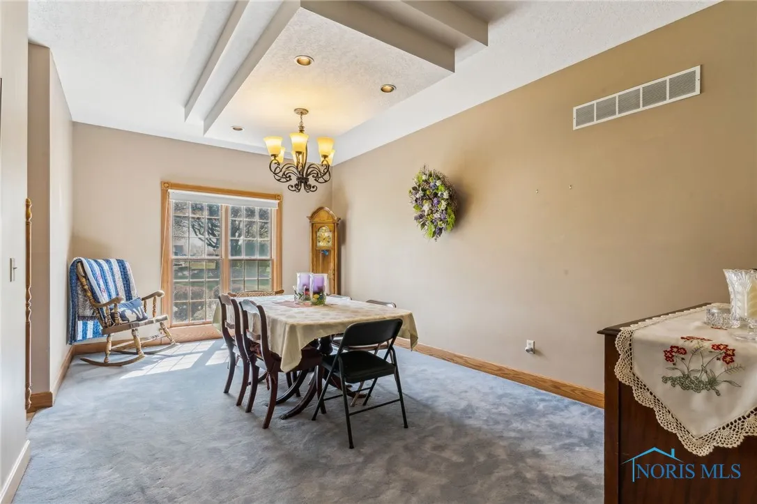 125 W Woodmere Drive, Tiffin, Ohio 44883, 6 Bedrooms Bedrooms, 13 Rooms Rooms,5 BathroomsBathrooms,Residential,For Sale,Woodmere,6129263
