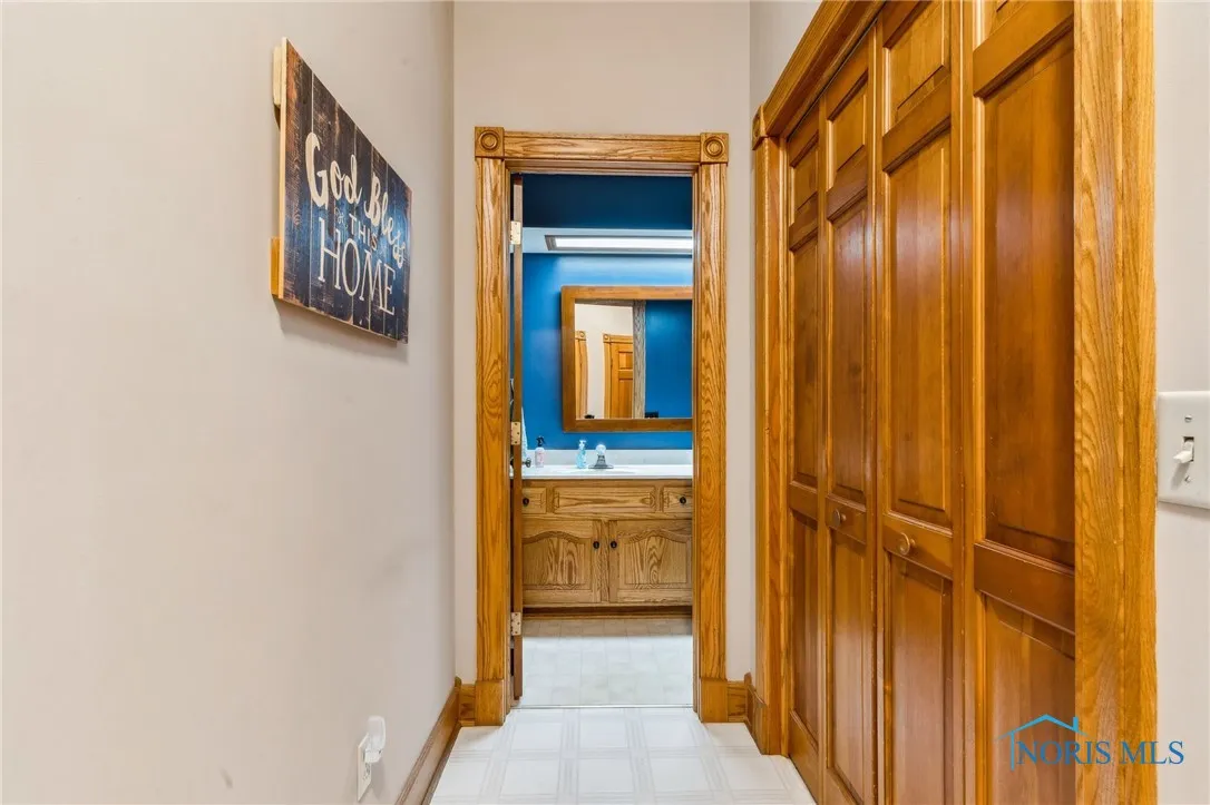 125 W Woodmere Drive, Tiffin, Ohio 44883, 6 Bedrooms Bedrooms, 13 Rooms Rooms,5 BathroomsBathrooms,Residential,For Sale,Woodmere,6129263