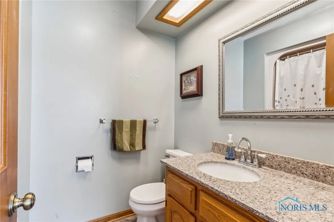 125 W Woodmere Drive, Tiffin, Ohio 44883, 6 Bedrooms Bedrooms, 13 Rooms Rooms,5 BathroomsBathrooms,Residential,For Sale,Woodmere,6129263