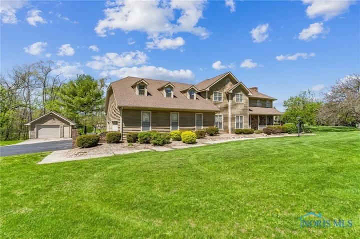 125 W Woodmere Drive, Tiffin, Ohio 44883, 6 Bedrooms Bedrooms, 13 Rooms Rooms,5 BathroomsBathrooms,Residential,For Sale,Woodmere,6129263