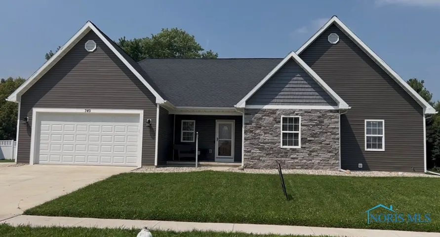 749 Parkside Drive, Wauseon, Ohio 43567, 3 Bedrooms Bedrooms, 10 Rooms Rooms,3 BathroomsBathrooms,Residential,For Sale,Parkside,6129154
