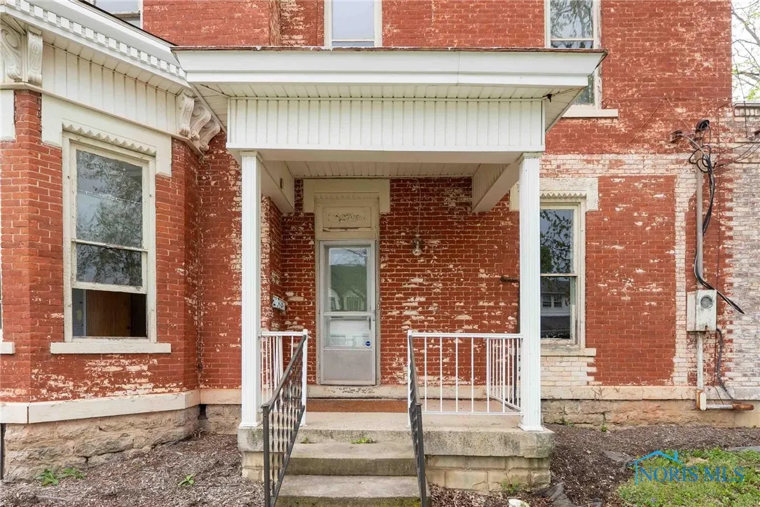 300 W Front Street, Findlay, Ohio 45840, ,Commercial Sale,For Sale,Front,6129251