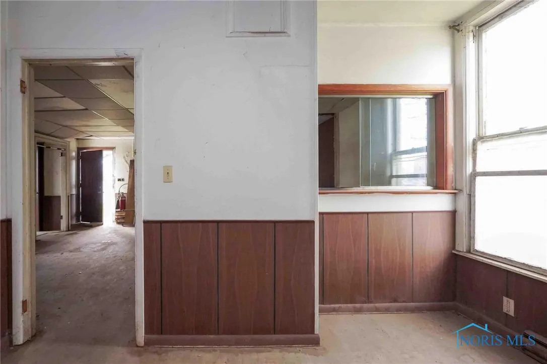 300 W Front Street, Findlay, Ohio 45840, ,Commercial Sale,For Sale,Front,6129251