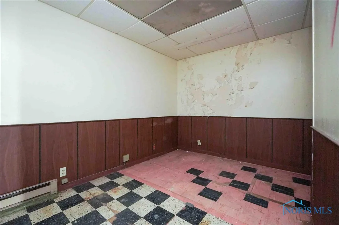 300 W Front Street, Findlay, Ohio 45840, ,Commercial Sale,For Sale,Front,6129251