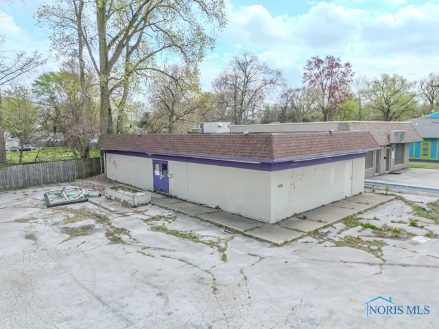 1124 N Reynolds Road, Toledo, Ohio 43615, ,Commercial Sale,For Sale,Reynolds,6129330