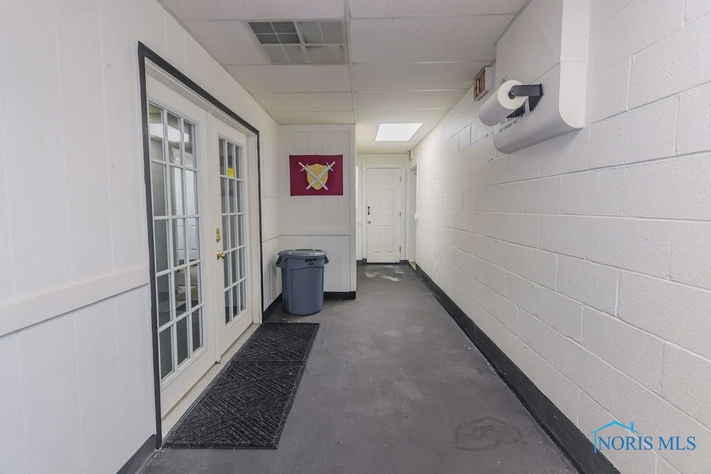 1701 Stahlwood Avenue, Toledo, Ohio 43613, ,Commercial Sale,For Sale,Stahlwood,6129362