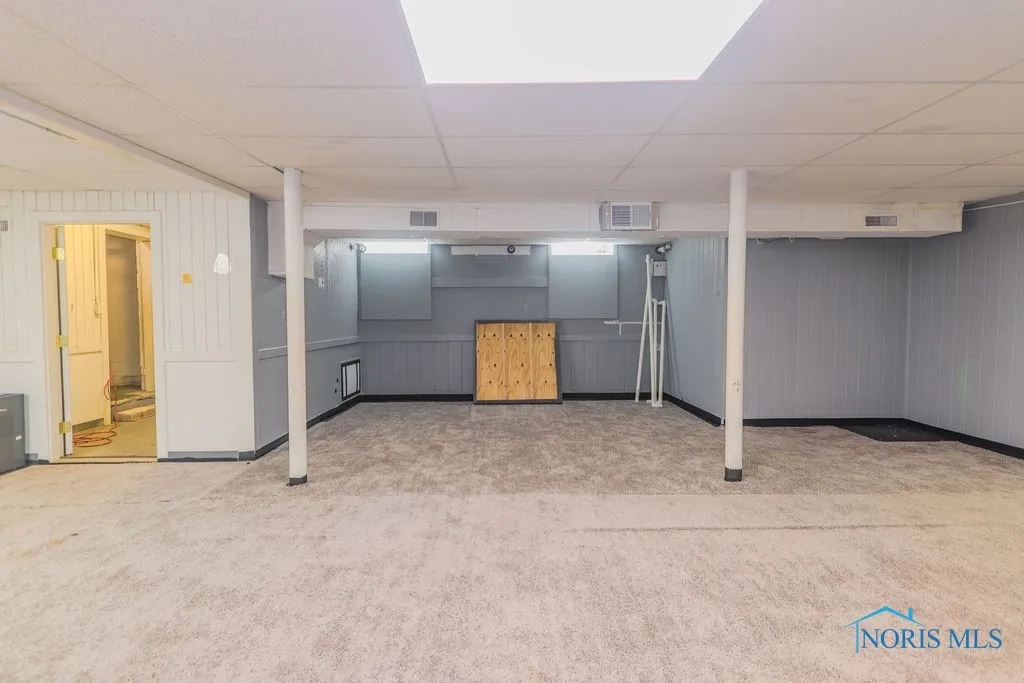 1701 Stahlwood Avenue, Toledo, Ohio 43613, ,Commercial Sale,For Sale,Stahlwood,6129362