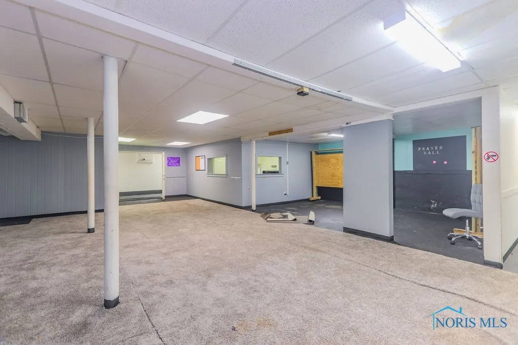 1701 Stahlwood Avenue, Toledo, Ohio 43613, ,Commercial Sale,For Sale,Stahlwood,6129362