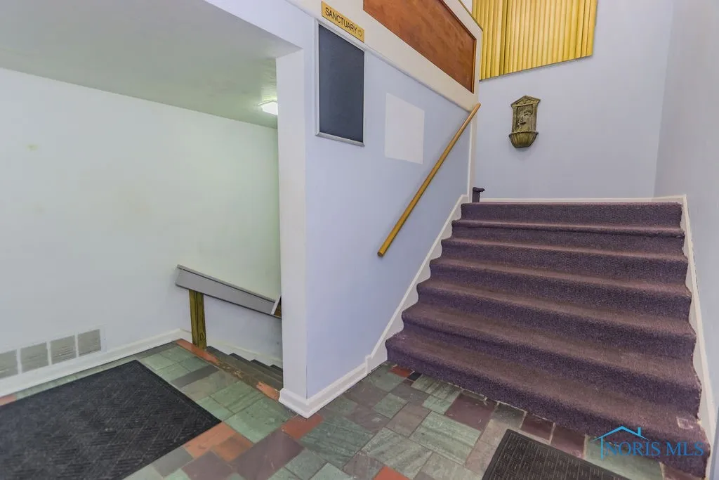 1701 Stahlwood Avenue, Toledo, Ohio 43613, ,Commercial Sale,For Sale,Stahlwood,6129362