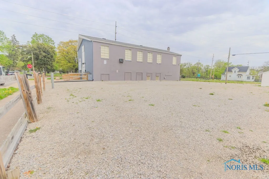 1701 Stahlwood Avenue, Toledo, Ohio 43613, ,Commercial Sale,For Sale,Stahlwood,6129362