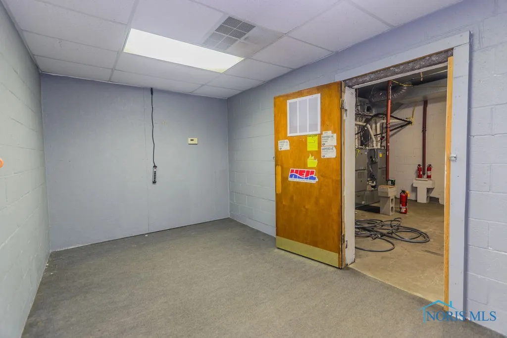 1701 Stahlwood Avenue, Toledo, Ohio 43613, ,Commercial Sale,For Sale,Stahlwood,6129362