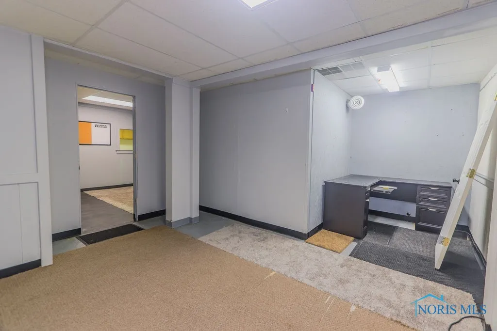 1701 Stahlwood Avenue, Toledo, Ohio 43613, ,Commercial Sale,For Sale,Stahlwood,6129362