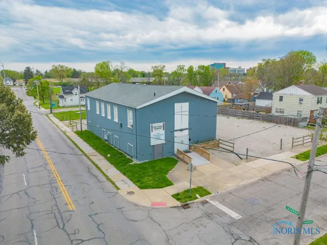 1701 Stahlwood Avenue, Toledo, Ohio 43613, ,Commercial Sale,For Sale,Stahlwood,6129362