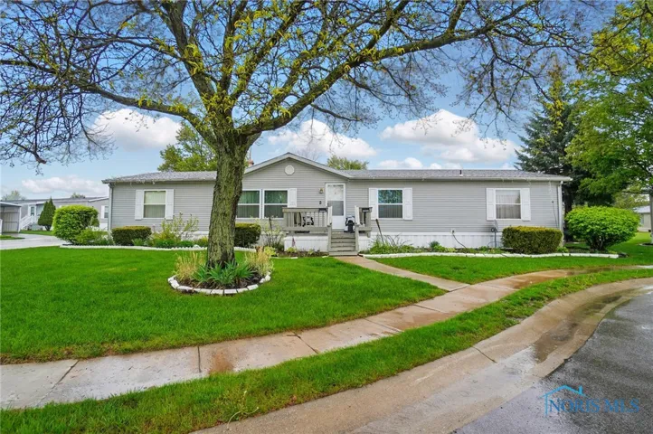 715 S Holland Sylvania Road 88, Toledo, Ohio 43615, 3 Bedrooms Bedrooms, 7 Rooms Rooms,2 BathroomsBathrooms,Residential,For Sale,Holland Sylvania,6129460