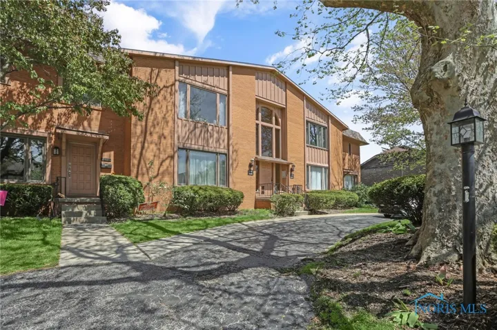 6626 Kingsbridge Drive, Sylvania, Ohio 43560, 2 Bedrooms Bedrooms, 8 Rooms Rooms,2 BathroomsBathrooms,Residential,For Sale,Kingsbridge,6129478