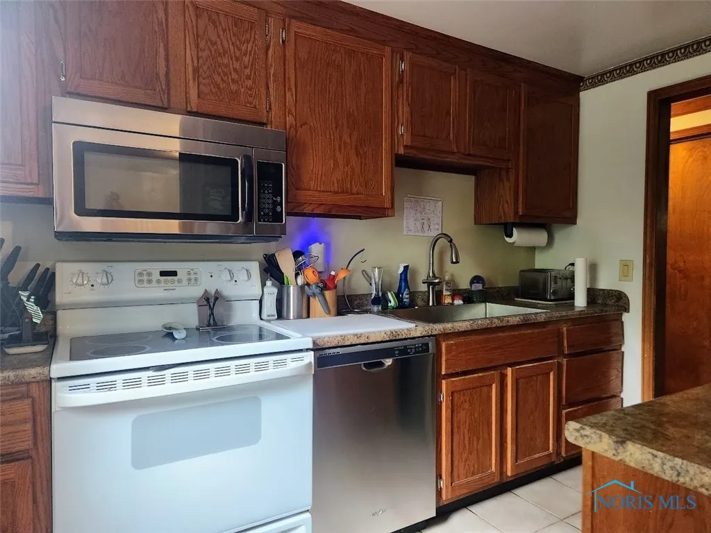 4405 Oldenburg Drive, Toledo, Ohio 43611, 3 Bedrooms Bedrooms, 8 Rooms Rooms,2 BathroomsBathrooms,Residential,For Sale,Oldenburg,6129683