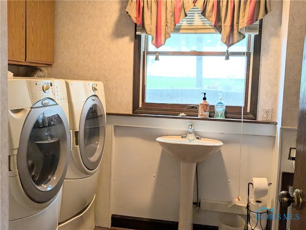 1270 S Park Lane, Wauseon, Ohio 43567, 3 Bedrooms Bedrooms, 9 Rooms Rooms,2 BathroomsBathrooms,Residential,For Sale,Park,6129691