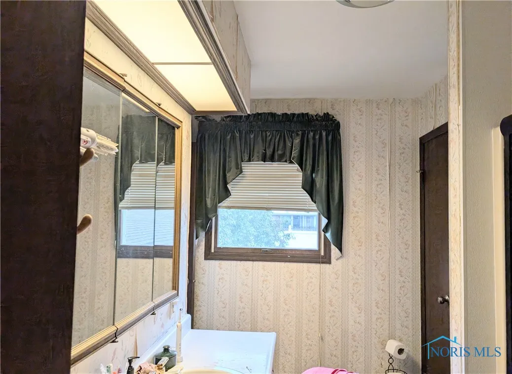 1270 S Park Lane, Wauseon, Ohio 43567, 3 Bedrooms Bedrooms, 9 Rooms Rooms,2 BathroomsBathrooms,Residential,For Sale,Park,6129691