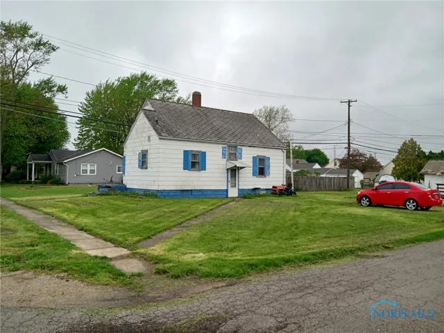 1068 Garfield Street, Fremont, Ohio 43420, 4 Bedrooms Bedrooms, 6 Rooms Rooms,2 BathroomsBathrooms,Residential,For Sale,Garfield,6129650