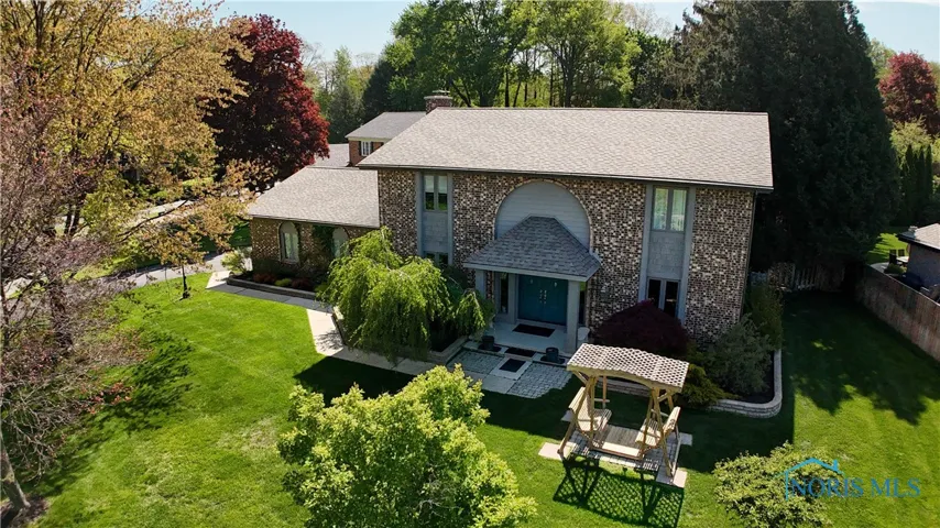 5335 Fox, Toledo, Ohio 43623, 4 Bedrooms Bedrooms, 11 Rooms Rooms,4 BathroomsBathrooms,Residential,For Sale,Fox Run Lane,6129694