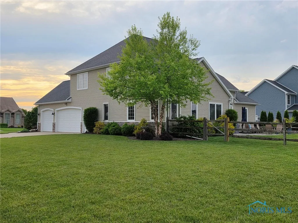 25450 Seminary Road, Perrysburg, Ohio 43551, 4 Bedrooms Bedrooms, 9 Rooms Rooms,5 BathroomsBathrooms,Residential,For Sale,Seminary,6129709