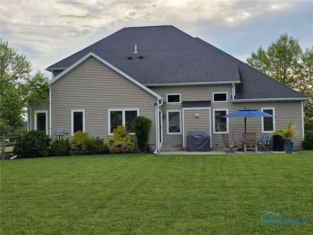 25450 Seminary Road, Perrysburg, Ohio 43551, 4 Bedrooms Bedrooms, 9 Rooms Rooms,5 BathroomsBathrooms,Residential,For Sale,Seminary,6129709
