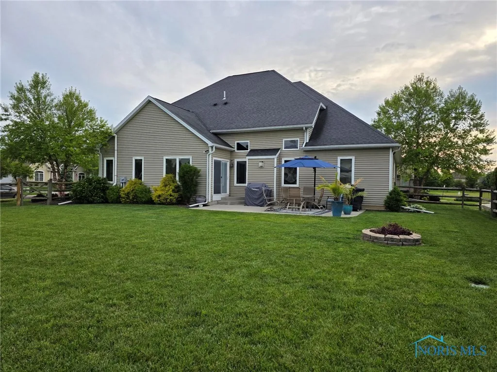 25450 Seminary Road, Perrysburg, Ohio 43551, 4 Bedrooms Bedrooms, 9 Rooms Rooms,5 BathroomsBathrooms,Residential,For Sale,Seminary,6129709