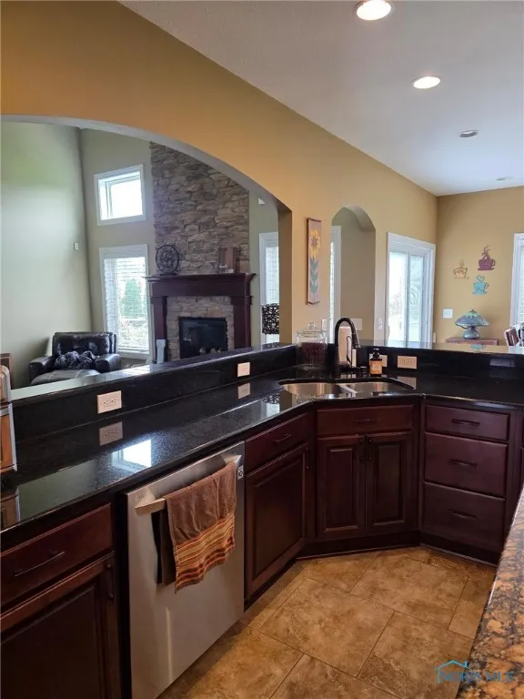 25450 Seminary Road, Perrysburg, Ohio 43551, 4 Bedrooms Bedrooms, 9 Rooms Rooms,5 BathroomsBathrooms,Residential,For Sale,Seminary,6129709