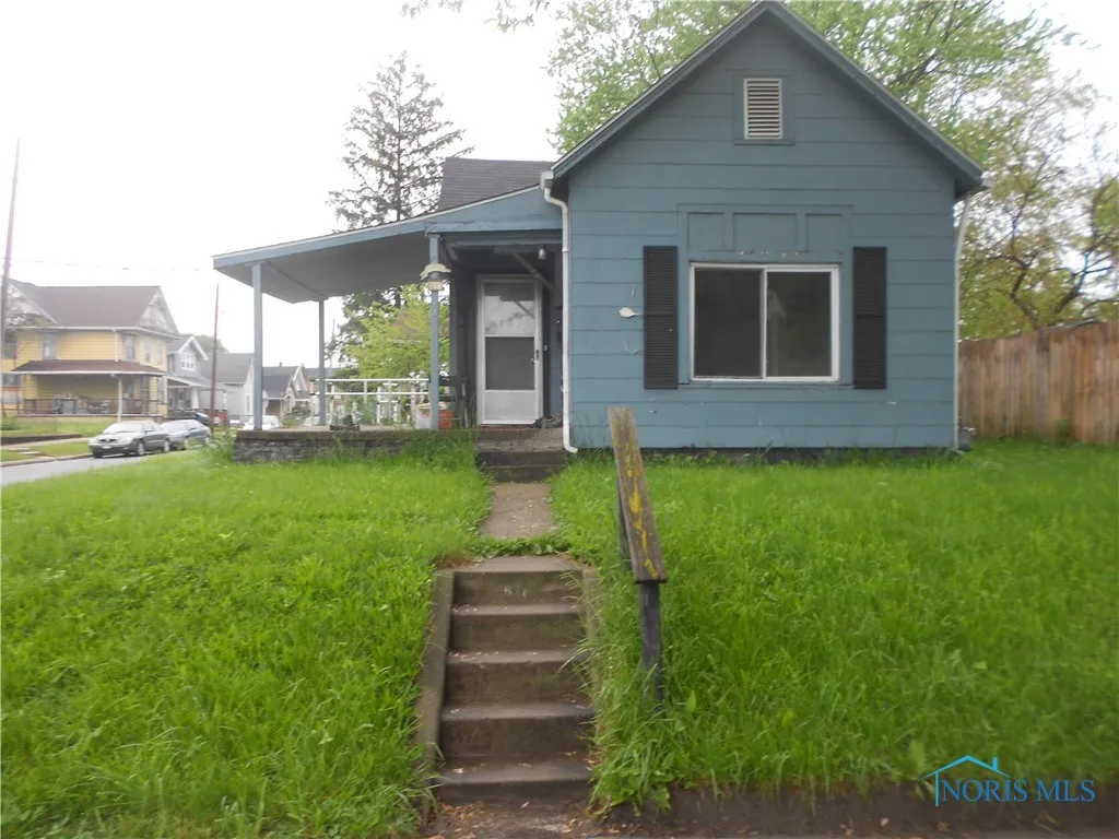 678 Congress Street, Toledo, Ohio 43609, 2 Bedrooms Bedrooms, 5 Rooms Rooms,1 BathroomBathrooms,Residential Lease,For Rent,Congress,6129944