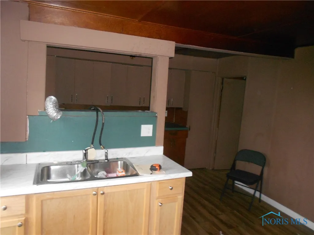 678 Congress Street, Toledo, Ohio 43609, 2 Bedrooms Bedrooms, 5 Rooms Rooms,1 BathroomBathrooms,Residential Lease,For Rent,Congress,6129944