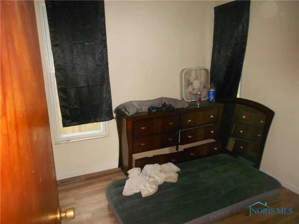 678 Congress Street, Toledo, Ohio 43609, 2 Bedrooms Bedrooms, 5 Rooms Rooms,1 BathroomBathrooms,Residential Lease,For Rent,Congress,6129944