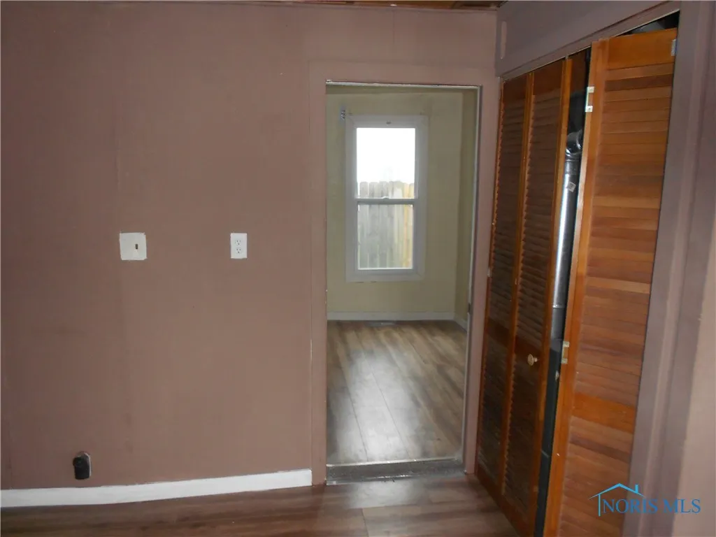 678 Congress Street, Toledo, Ohio 43609, 2 Bedrooms Bedrooms, 5 Rooms Rooms,1 BathroomBathrooms,Residential Lease,For Rent,Congress,6129944