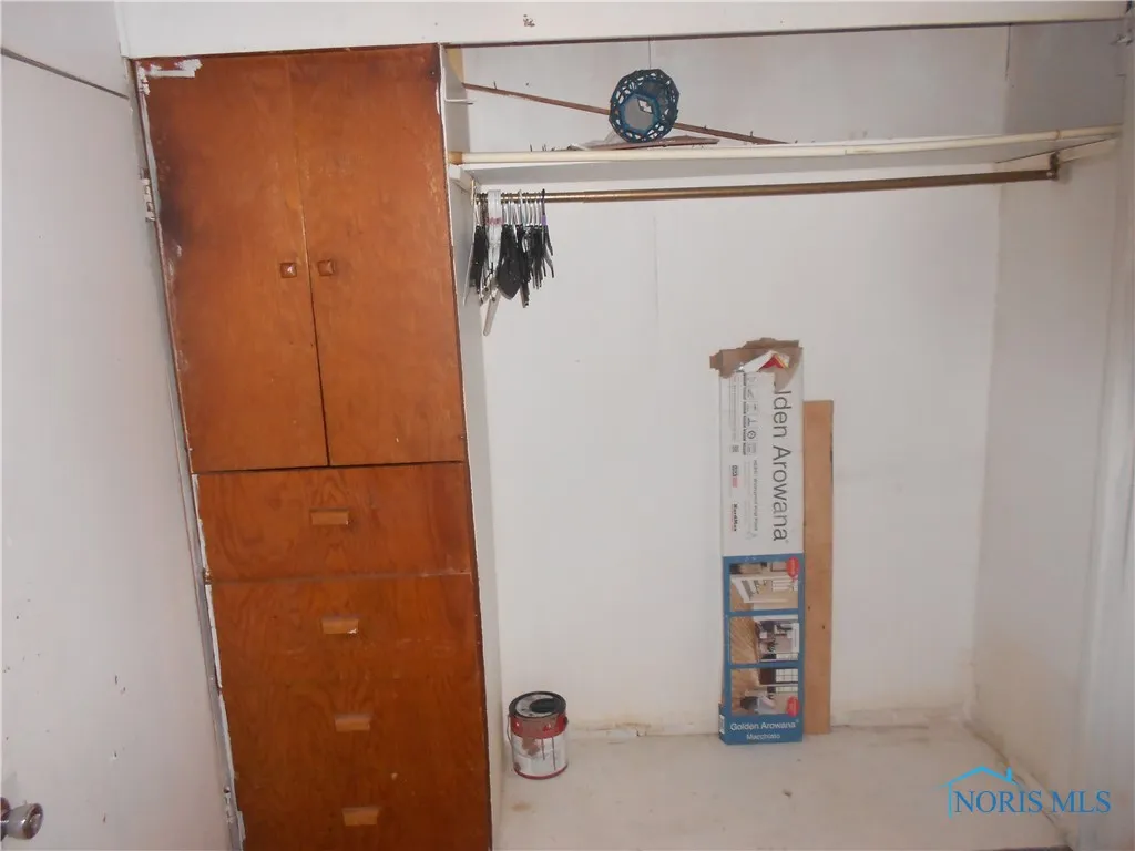 678 Congress Street, Toledo, Ohio 43609, 2 Bedrooms Bedrooms, 5 Rooms Rooms,1 BathroomBathrooms,Residential Lease,For Rent,Congress,6129944