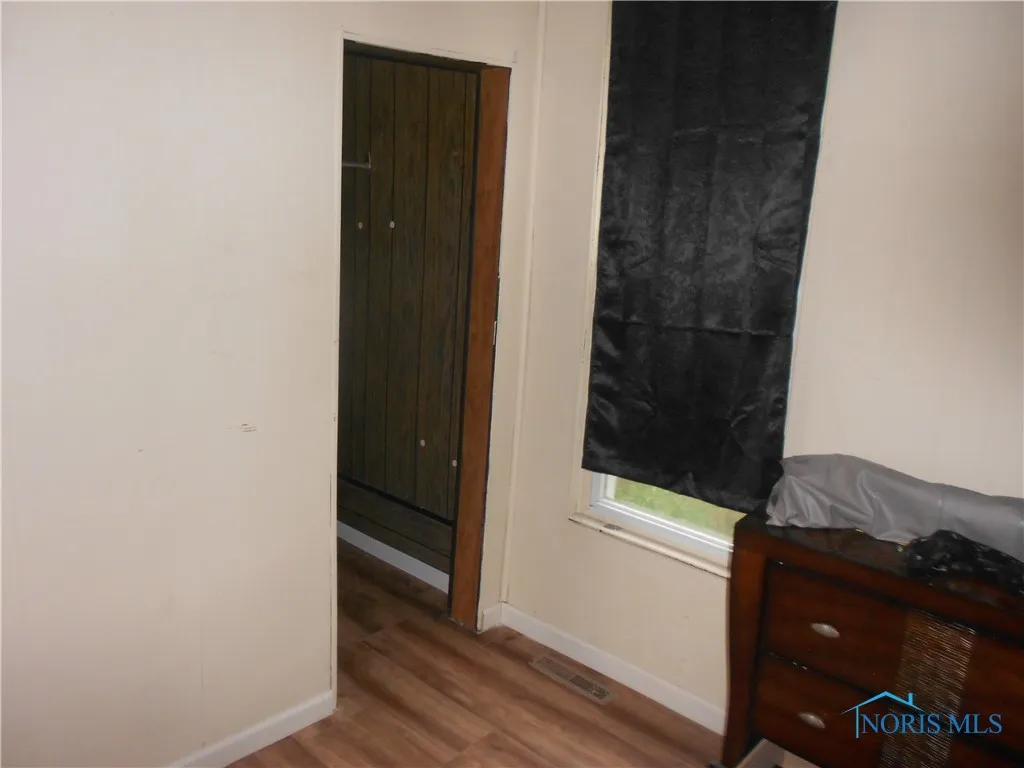678 Congress Street, Toledo, Ohio 43609, 2 Bedrooms Bedrooms, 5 Rooms Rooms,1 BathroomBathrooms,Residential Lease,For Rent,Congress,6129944