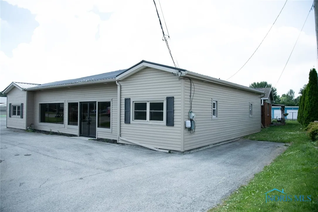 1121 W Main Cross Street, Findlay, Ohio 45840, ,Commercial Sale,For Sale,Main Cross,6129972