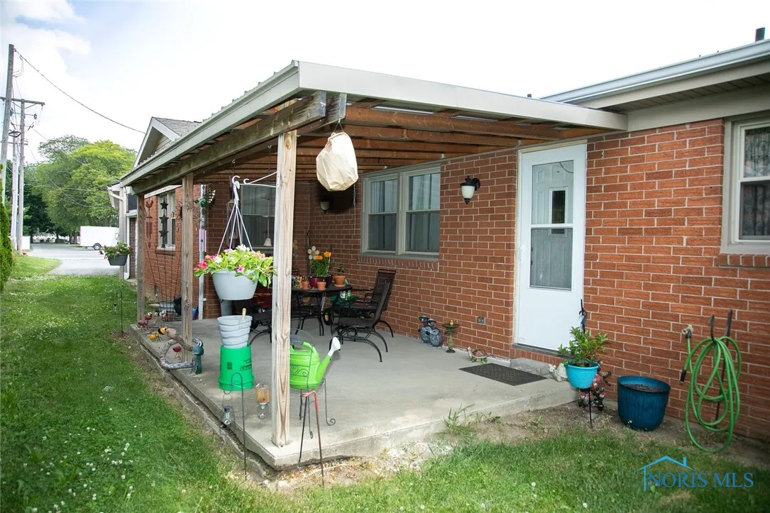 1121 W Main Cross Street, Findlay, Ohio 45840, ,Commercial Sale,For Sale,Main Cross,6129972