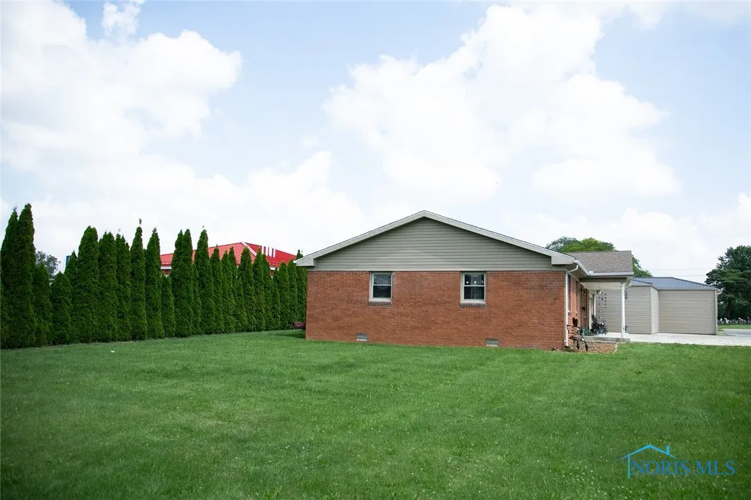 1121 W Main Cross Street, Findlay, Ohio 45840, ,Commercial Sale,For Sale,Main Cross,6129972
