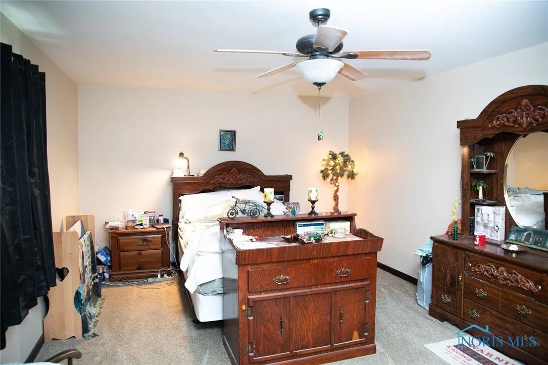 1121 W Main Cross Street, Findlay, Ohio 45840, ,Commercial Sale,For Sale,Main Cross,6129972