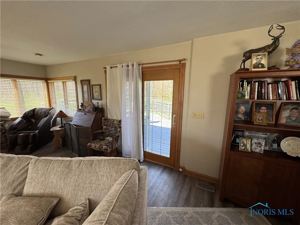 5412 Evansport Road, Defiance, Ohio 43512, 3 Bedrooms Bedrooms, 8 Rooms Rooms,1 BathroomBathrooms,Residential,For Sale,Evansport,6130123