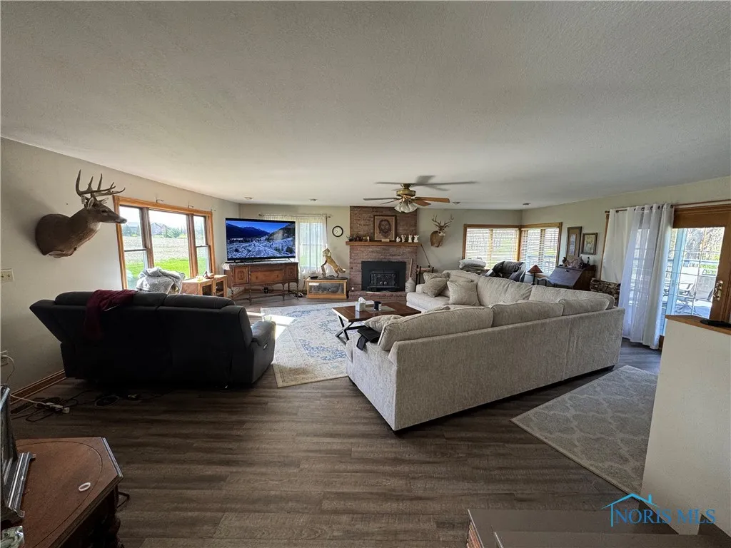 5412 Evansport Road, Defiance, Ohio 43512, 3 Bedrooms Bedrooms, 8 Rooms Rooms,1 BathroomBathrooms,Residential,For Sale,Evansport,6130123