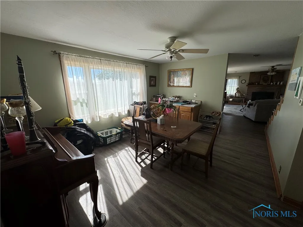 5412 Evansport Road, Defiance, Ohio 43512, 3 Bedrooms Bedrooms, 8 Rooms Rooms,1 BathroomBathrooms,Residential,For Sale,Evansport,6130123